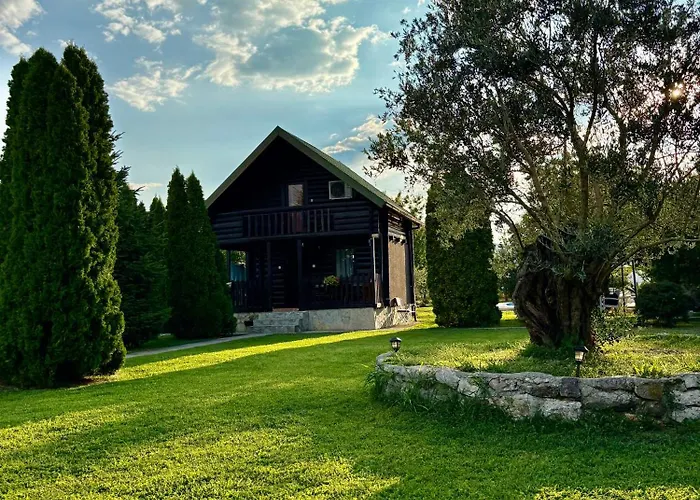 Wooden House - Imanje Terzic بيت للعطل بودغوريتْسا